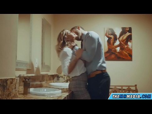 ❤️ Wann eng Busty Blond Iech an engem ëffentlechen Toilette verféiert ❤ Porno vk op lb.justindianpornx.ru ☑